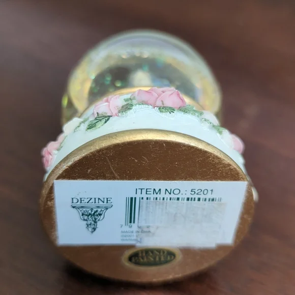 Garden Fairy snow globe by Dezine - Picture 3 of 6